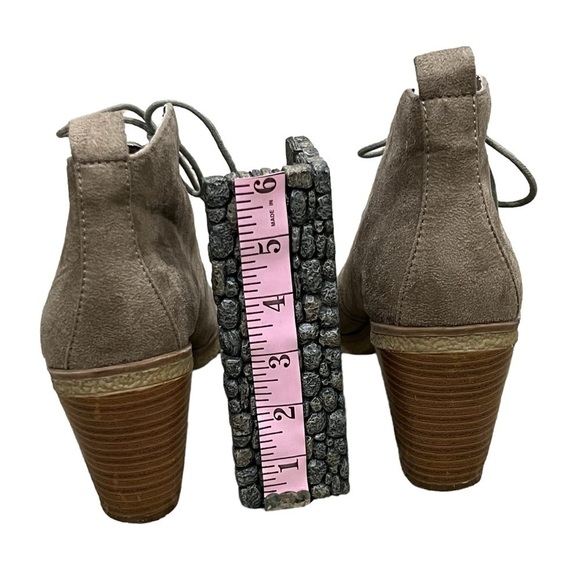 American Eagle Outfitters Tan Lace Up Block Heel Ankle Boots Size 6 Women’s - Picture 8 of 9